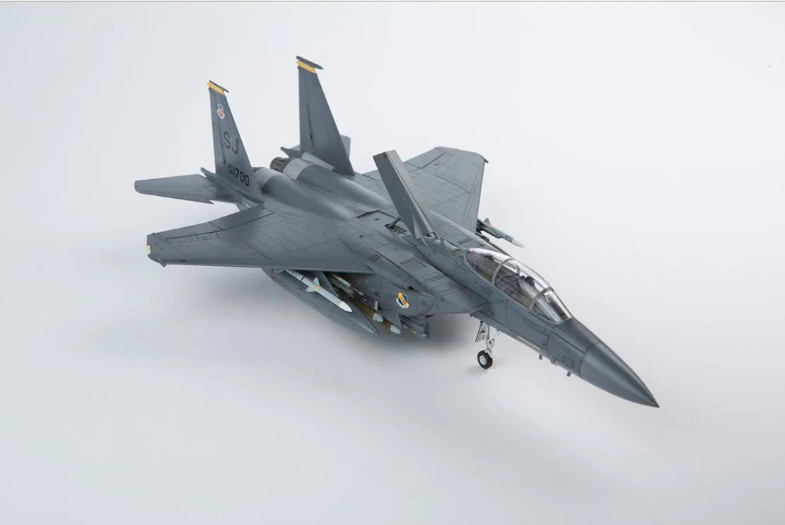 Academy Aircraft 1/72 F15E 333rd FS USAF Fighter Kit