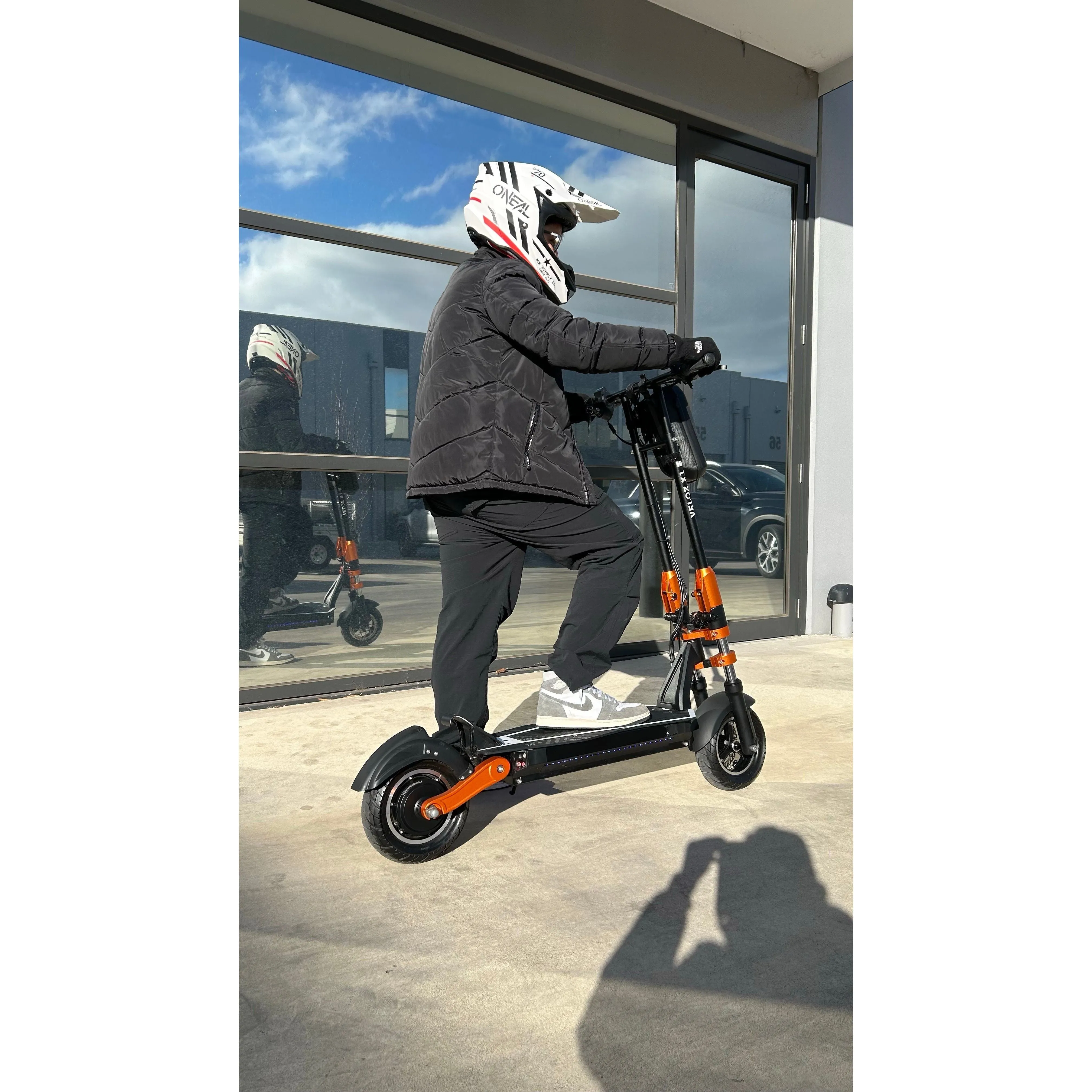 VELOZ X1 Electric Scooter DUAL FORK 1400W 50 to 60 Kph 18Ah Battery ALL TERRAIN 6 Months Free Service