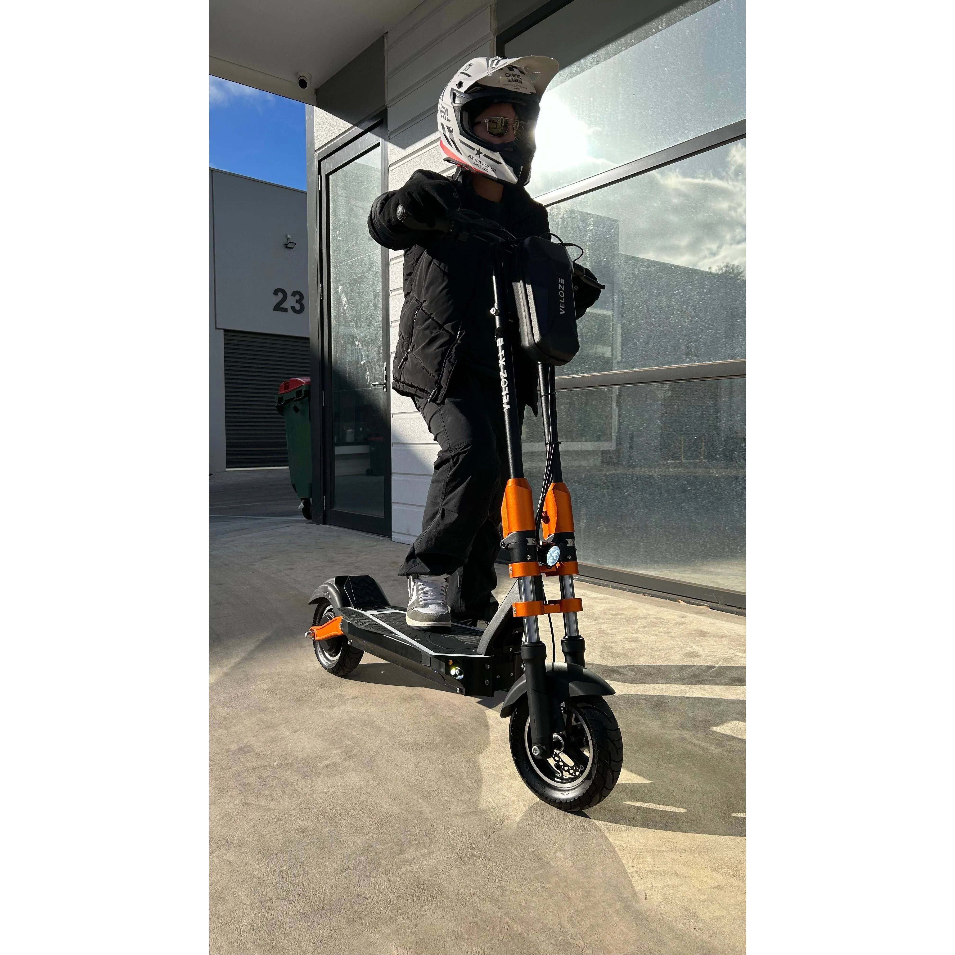 VELOZ X1 Electric Scooter DUAL FORK 1400W 50 to 60 Kph 18Ah Battery ALL TERRAIN 6 Months Free Service